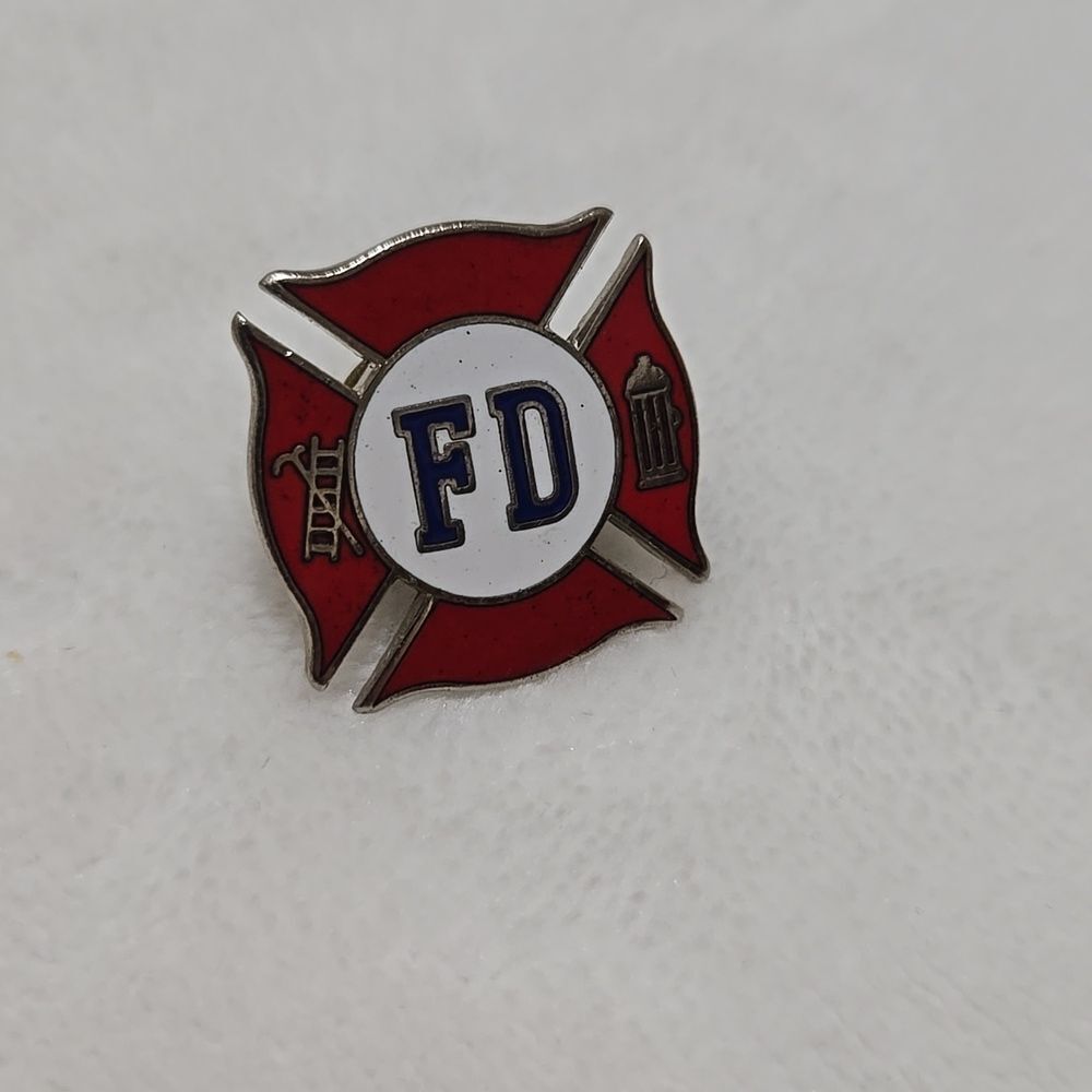 Firefighter and American Flag Pin Set - Picture 2 of 6